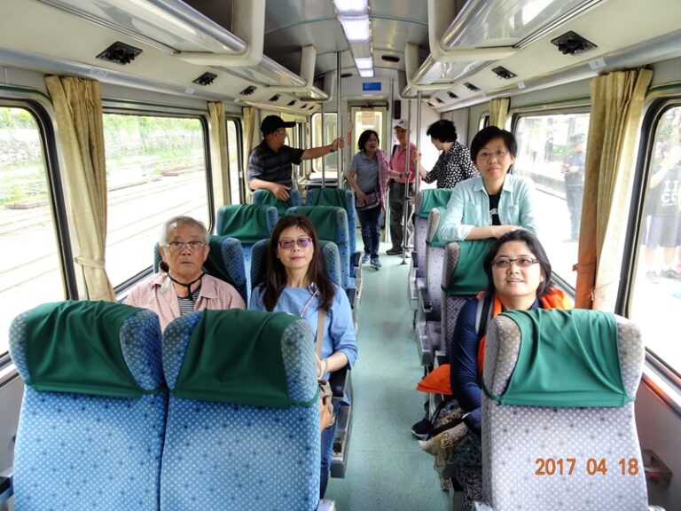 台鐵員工眷屬阿里山露營房車遊 2