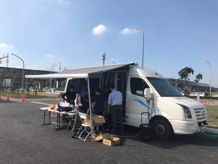 舉辦各頂活動租借露營車（含司機運送到指定地點）．室內有冷氣可當辦公室及休息室等