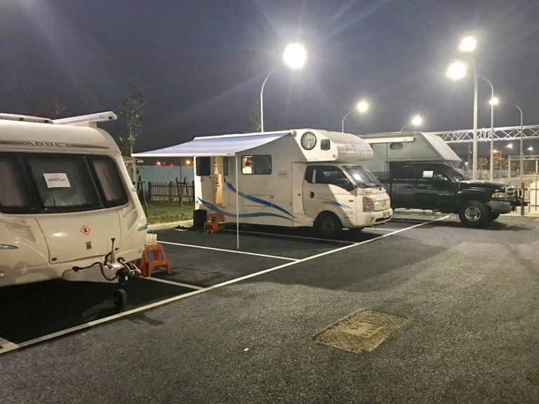 舉辦各頂活動租借露營車（含司機運送到指定地點）．室內有冷氣可當辦公室及休息室等