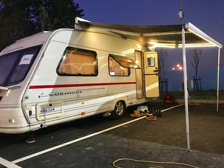 舉辦各頂活動租借露營車（含司機運送到指定地點）．室內有冷氣可當辦公室及休息室等