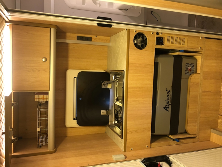 貨車雙廂承載露營車廂