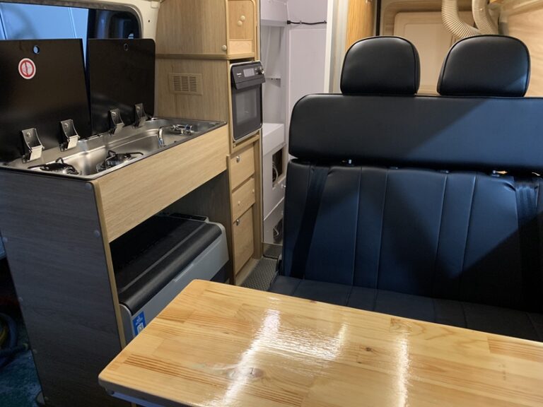 福斯高頂Ｔ５露營車