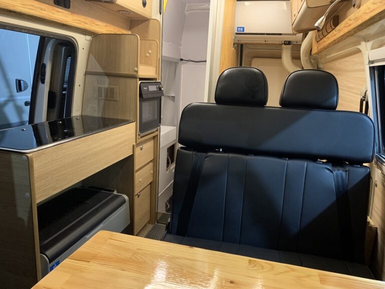 福斯高頂Ｔ５露營車