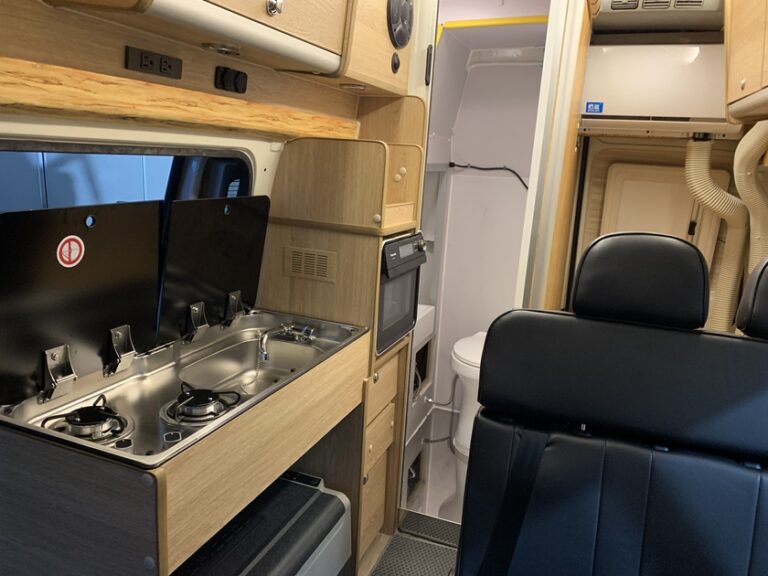福斯高頂Ｔ５露營車