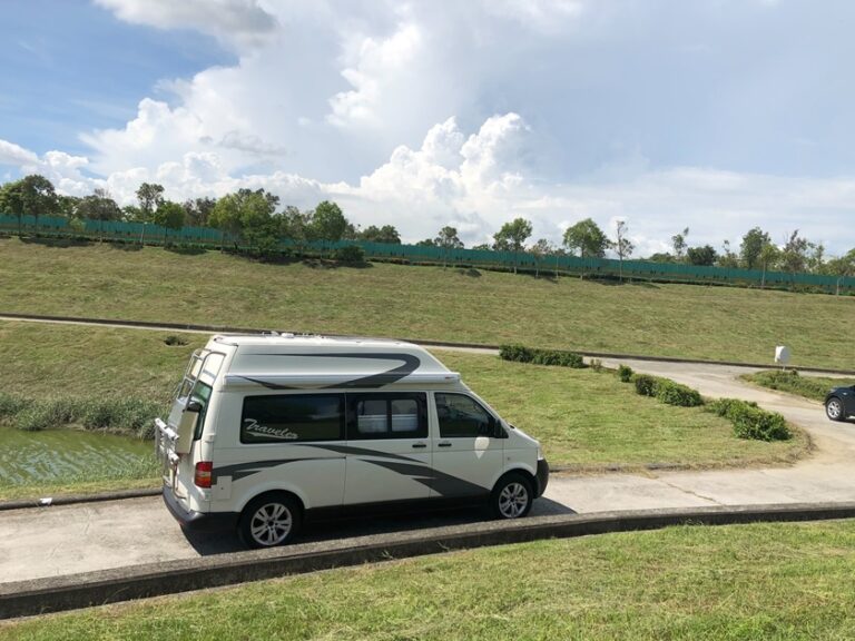 福斯高頂Ｔ５露營車