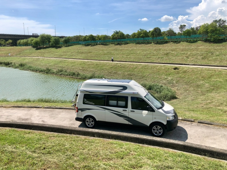 福斯高頂Ｔ５露營車