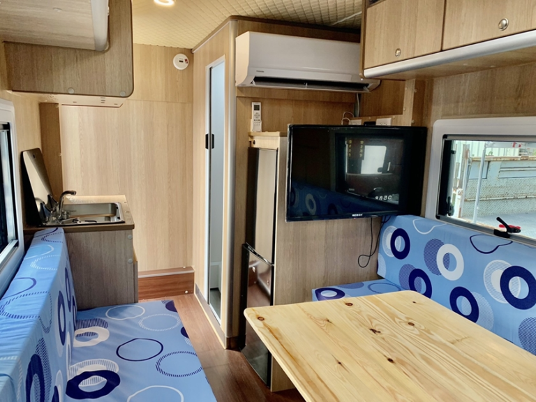 現代小霸王單廂承載式露營車