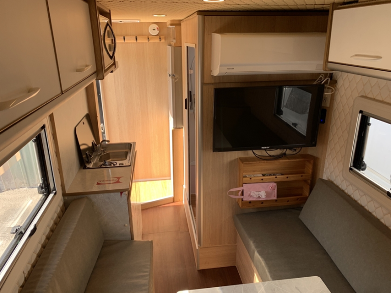 現代小霸王單廂大圓頭承載式露營車