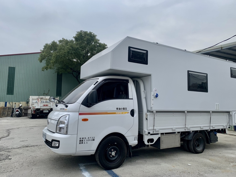 現代小霸王單廂露營車加長版