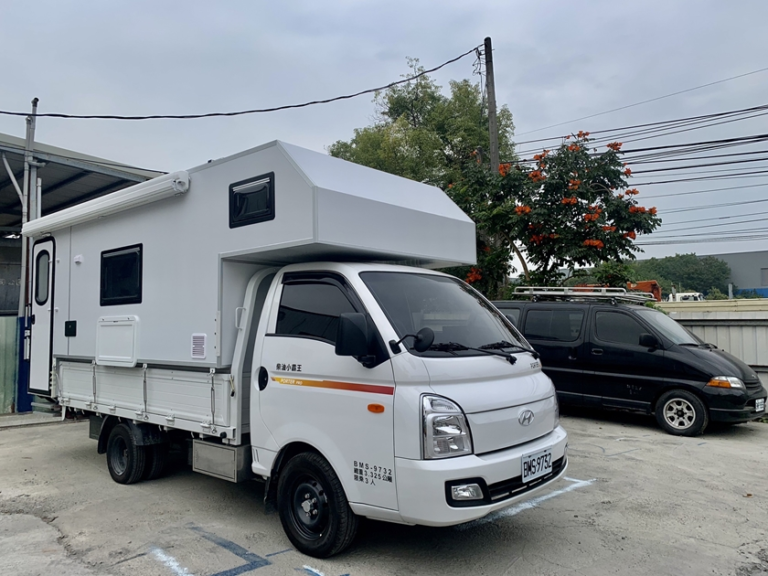 現代小霸王單廂露營車加長版