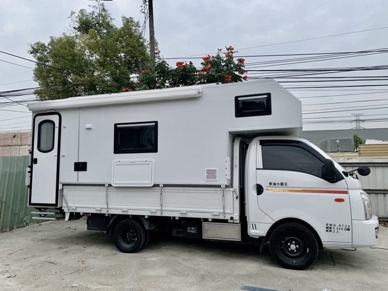 現代小霸王單廂露營車加長版