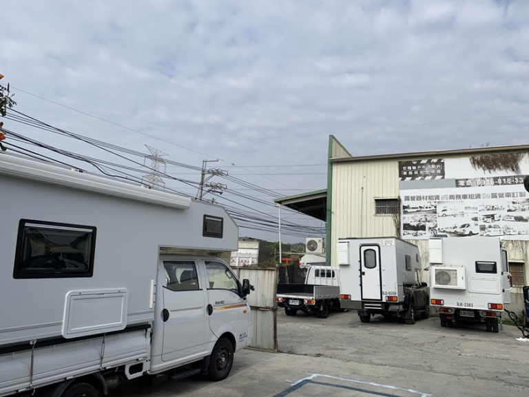 雙廂承載式露營車